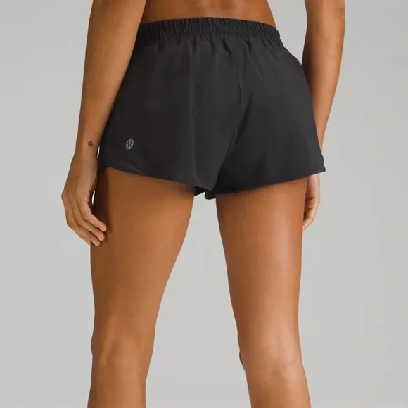 Lululemon black Hotty Hot Low-Rise Lined Short 2.5" - Picture 2 of 7